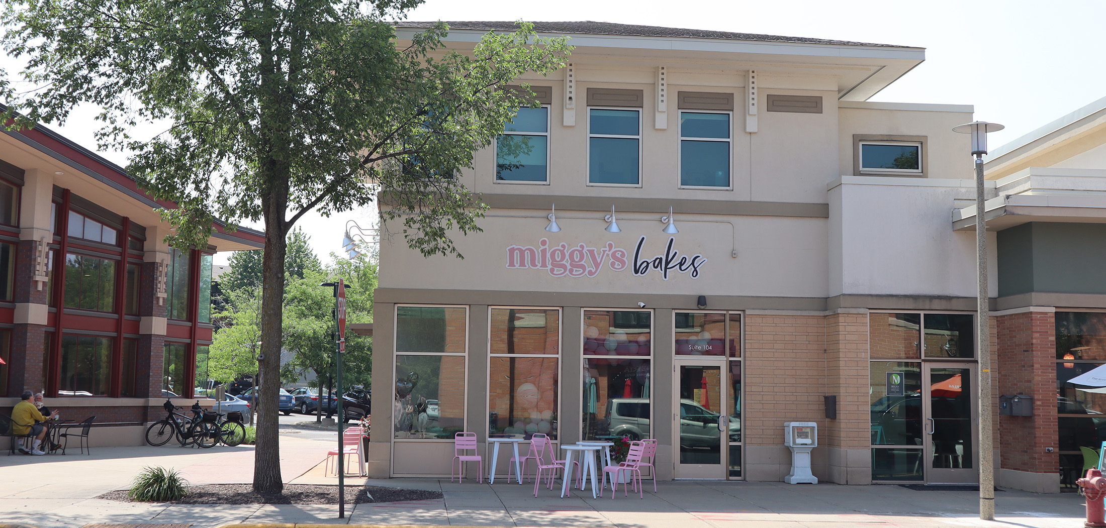 A building with a sign that says'maggie's bakes'.